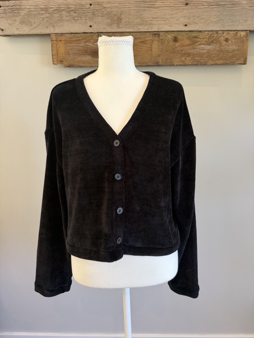 Old Navy Velvet Button down Cardigan (M)